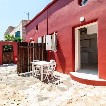 Atlantis Apartamento Chalki Town