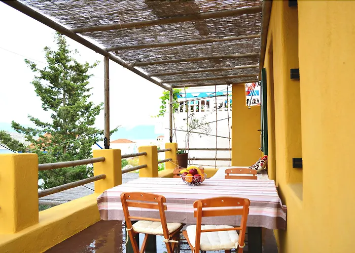 公寓 Atlantis Chalki Town